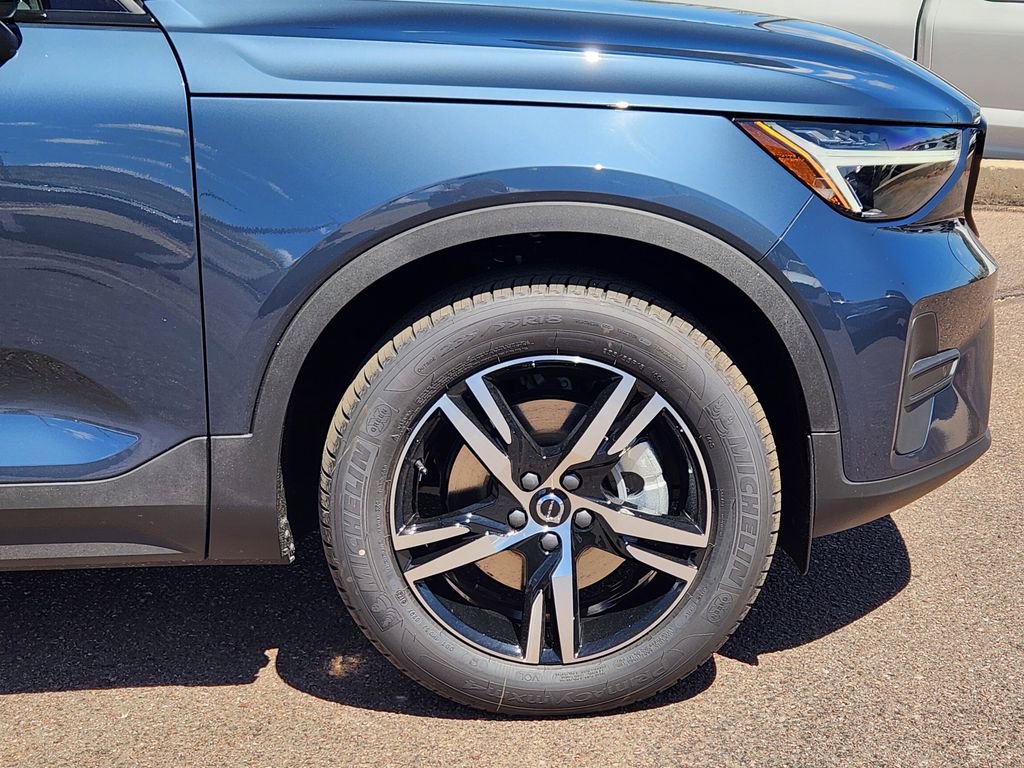 New 2026 Volvo XC40 B5 Core w/ Climate Package image 29