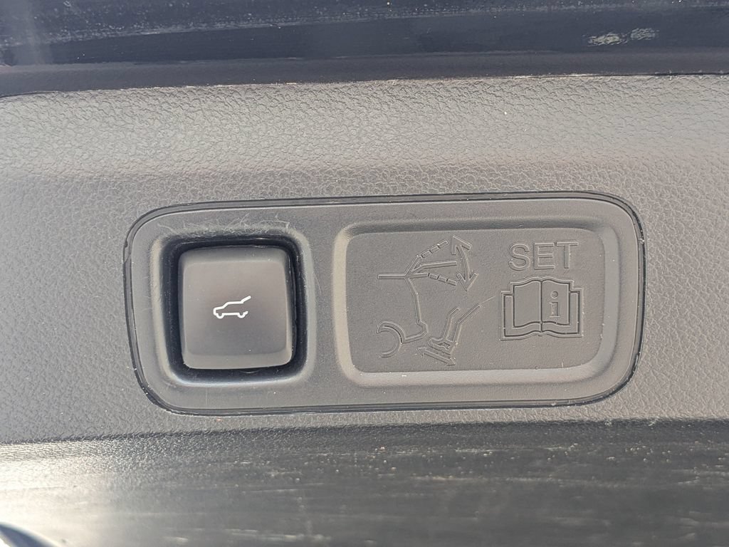 Used 2020 Ford Expedition Limited w/ Equipment Group 301A RWD image 40