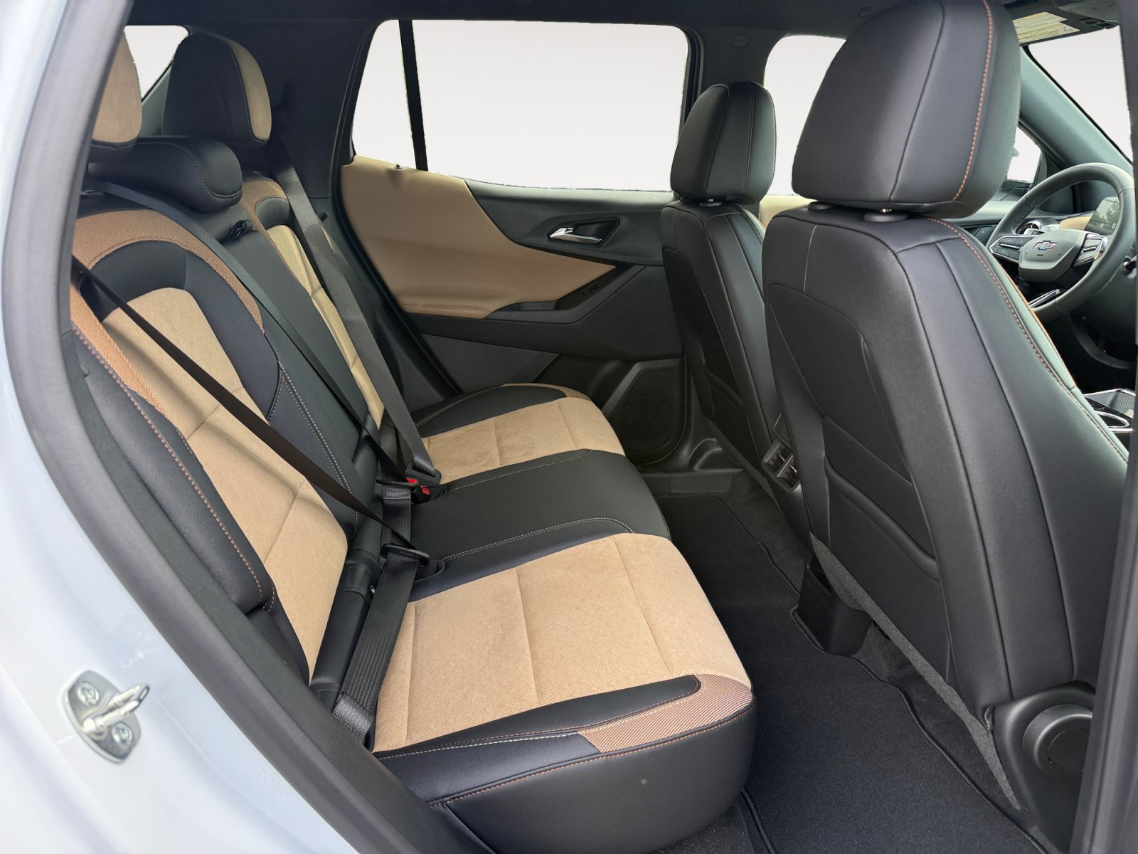 New 2026 Chevrolet Equinox ACTIV w/ Safety and Technology Package FWD image 18