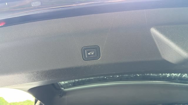 Used 2022 GMC Yukon SLT w/ SLT Luxury Package AWD/4WD image 21