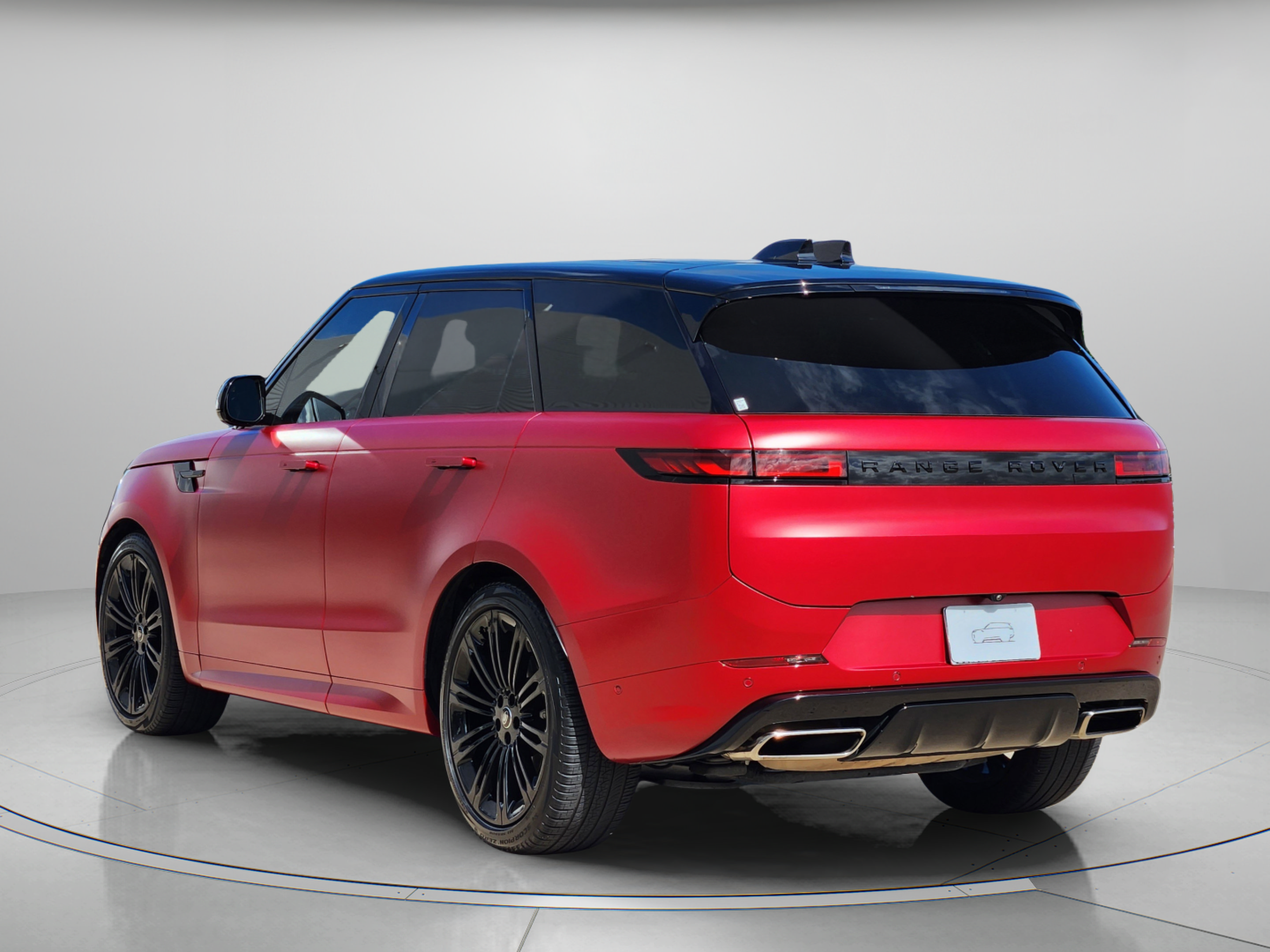 Used 2024 Land Rover Range Rover Sport Dynamic SE AWD/4WD image 3