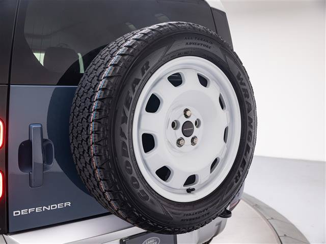 New 2026 Land Rover Defender 110 X-Dynamic SE AWD/4WD image 33