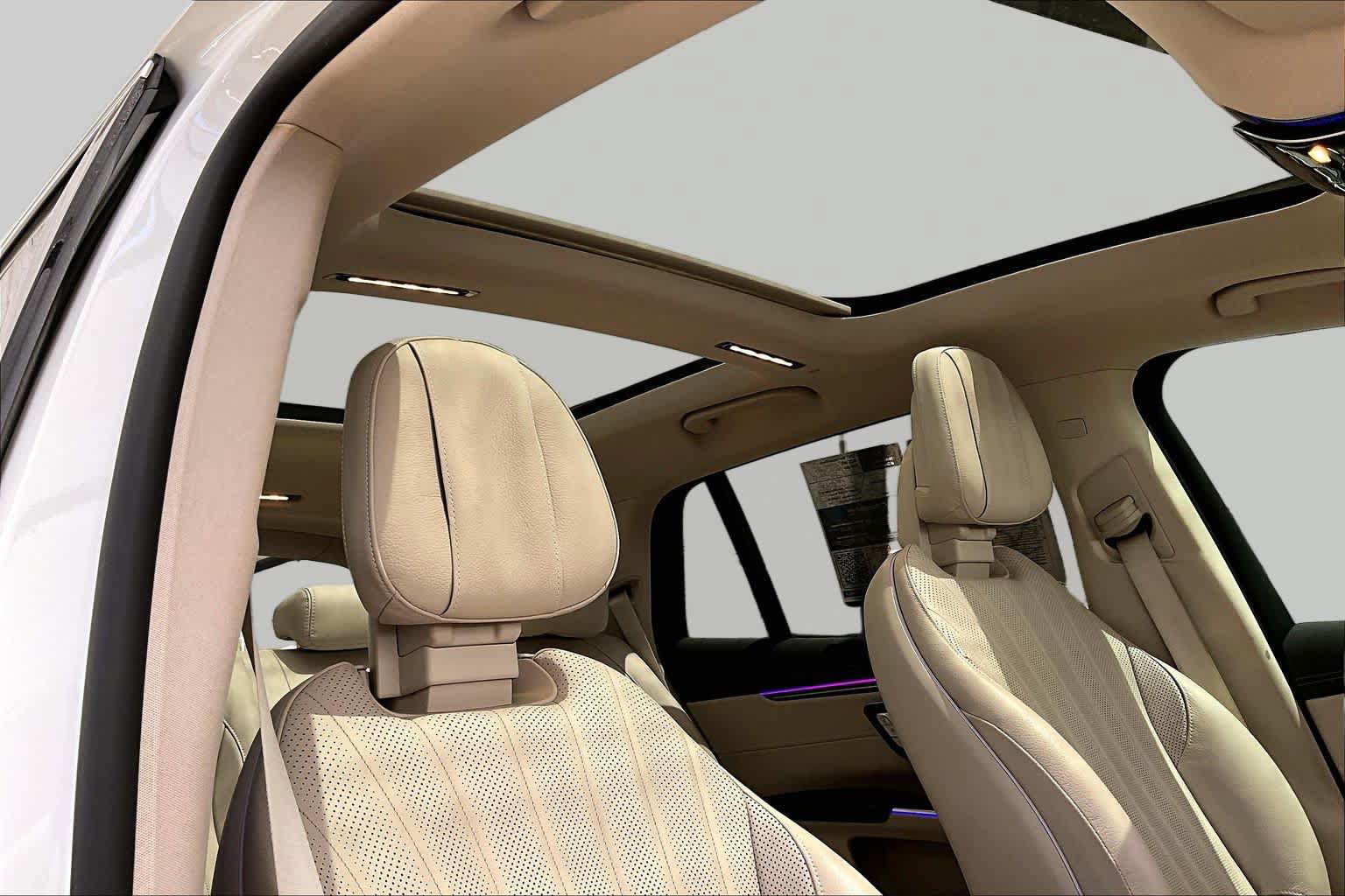 Used 2023 Mercedes-Benz EQS 580 4MATIC SUV image 13