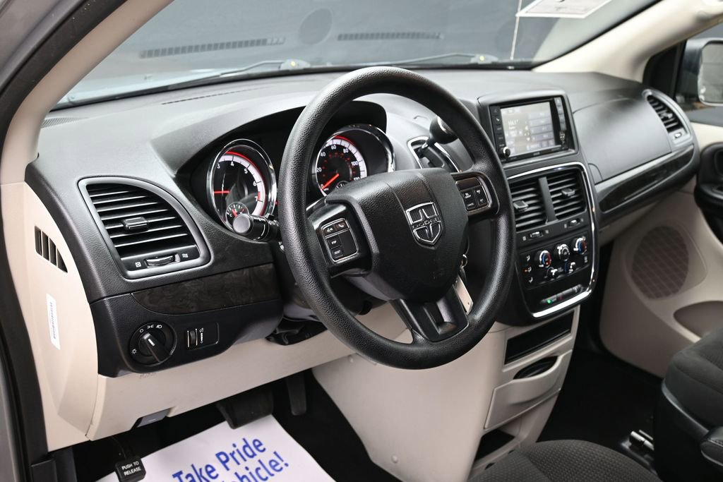 Used 2018 Dodge Grand Caravan SE w/ UConnect Hands-Free Group FWD image 20