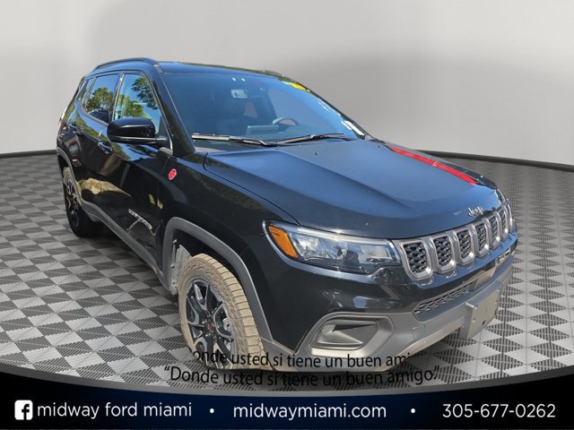 Used 2025 Jeep Compass Trailhawk