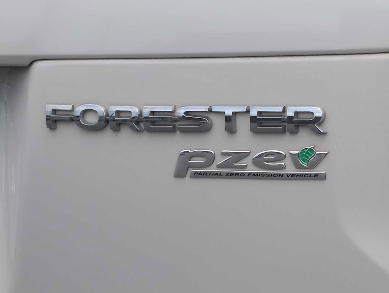 Used 2017 Subaru Forester 2.5i Limited w/ Popular Package #2 AWD/4WD image 13