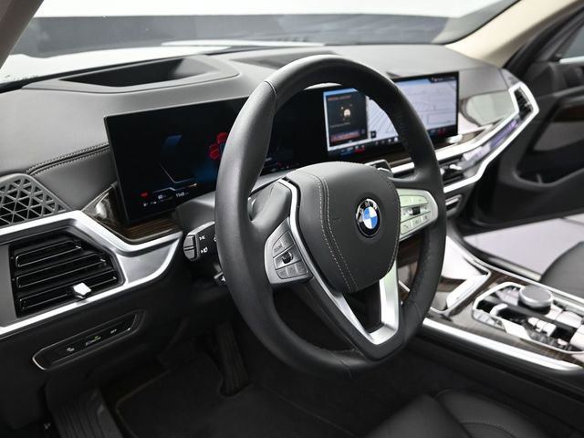 Used 2026 BMW X7 xDrive40i AWD/4WD image 17