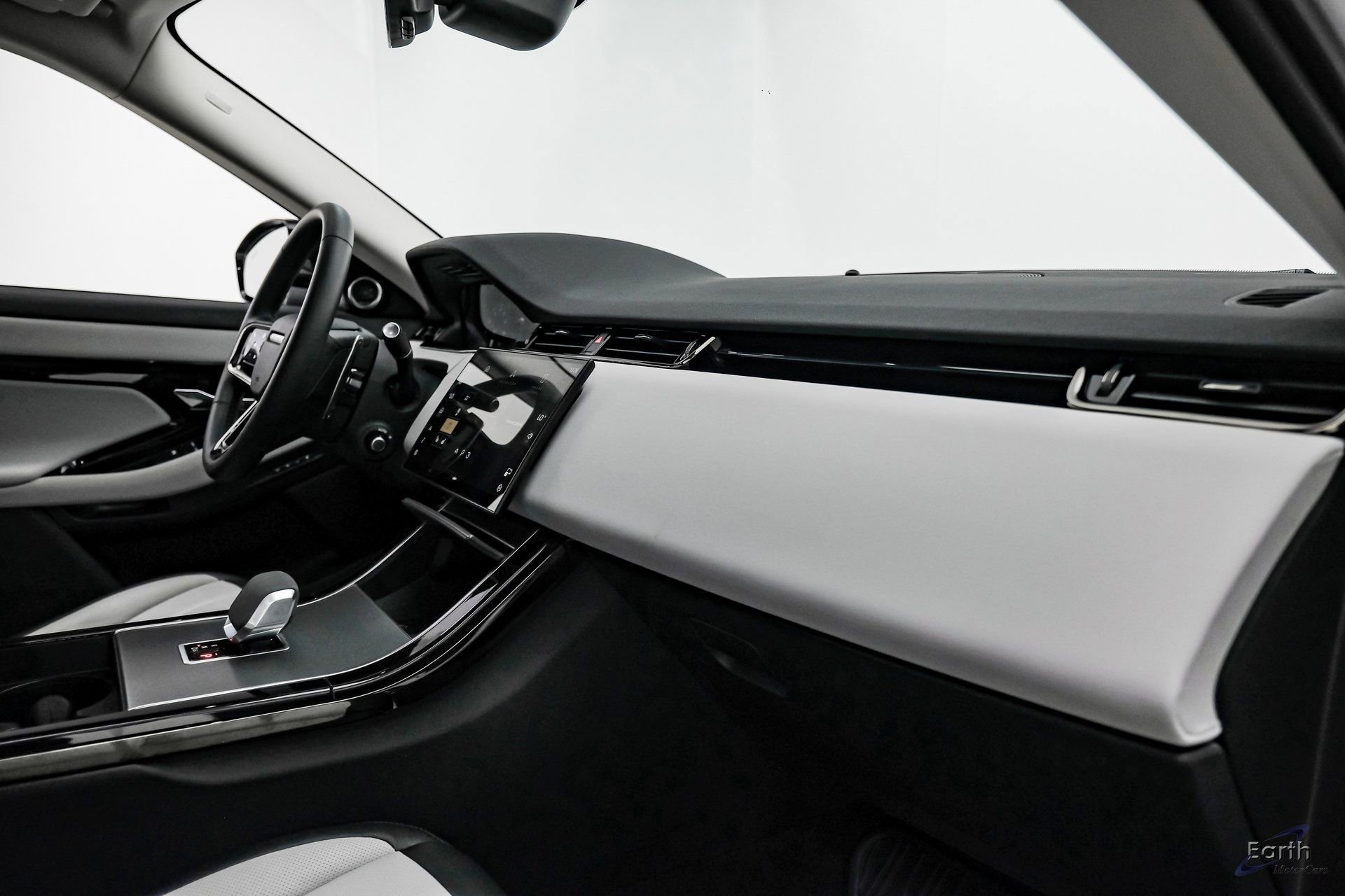 Used 2024 Land Rover Range Rover Evoque Dynamic SE image 43