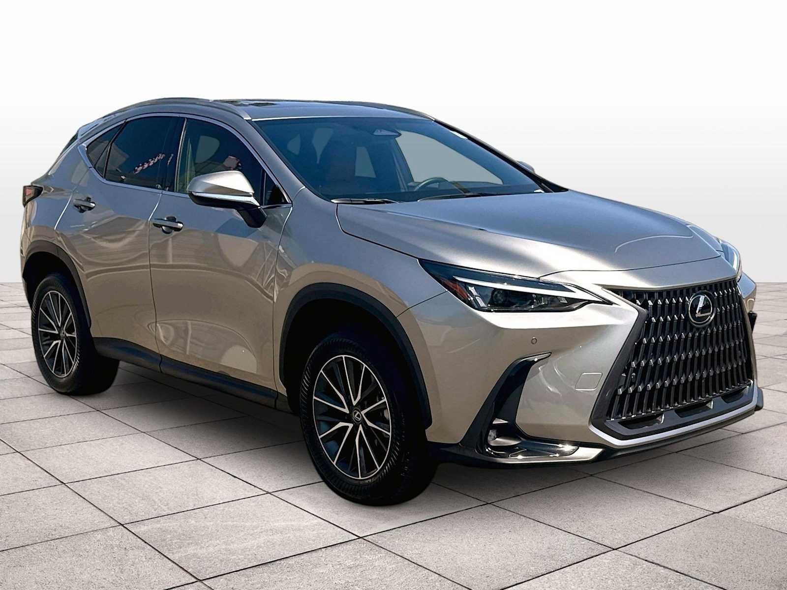 Used 2025 Lexus NX 250 FWD image 2