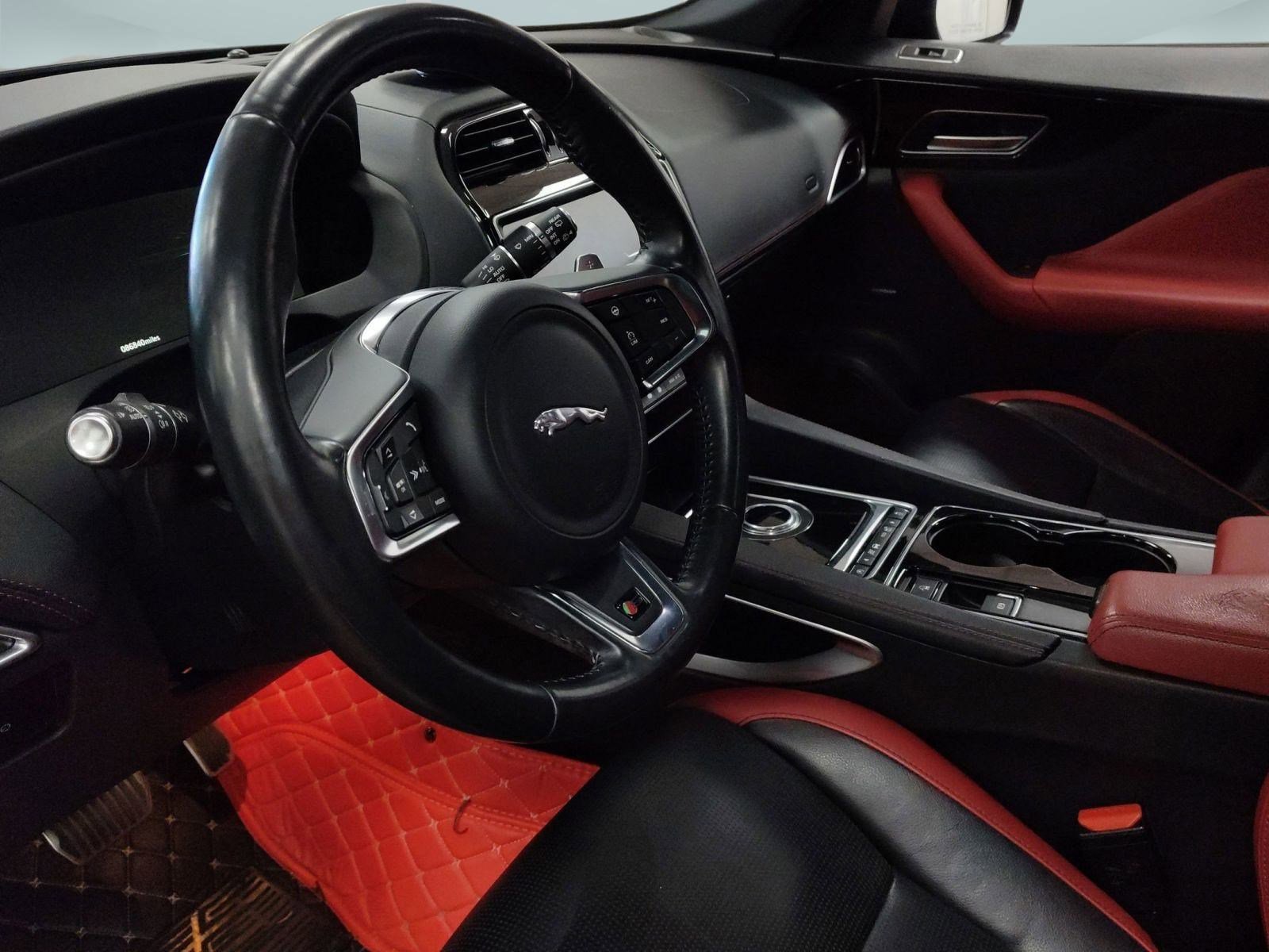 Used 2017 Jaguar F-PACE S image 4