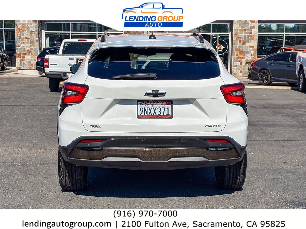 Used 2025 Chevrolet Trax ACTIV w/ Driver Confidence Package FWD image 3