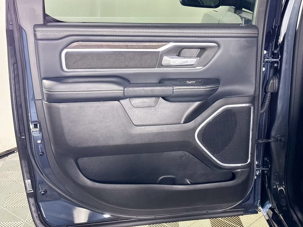 New 2026 RAM 1500 Laramie AWD/4WD image 19