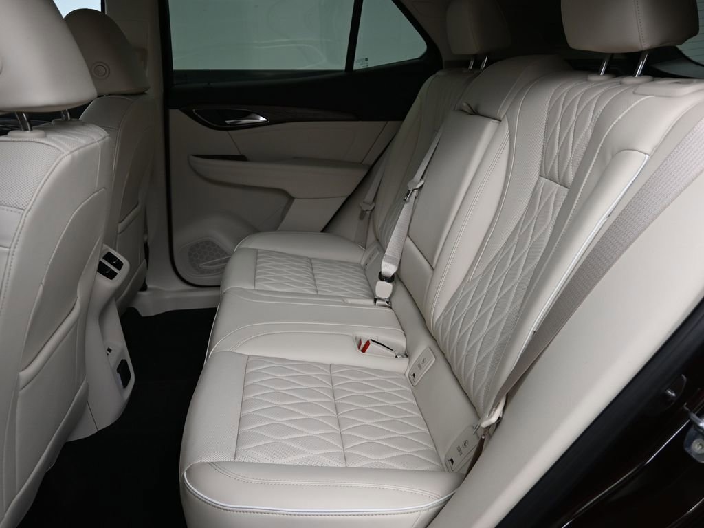 Used 2023 Buick Envision Avenir image 17