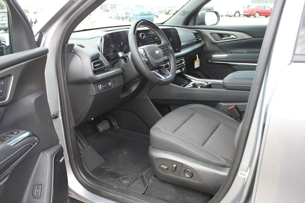 New 2026 Chevrolet Traverse LT w/ Enhanced Driving Package FWD image 14