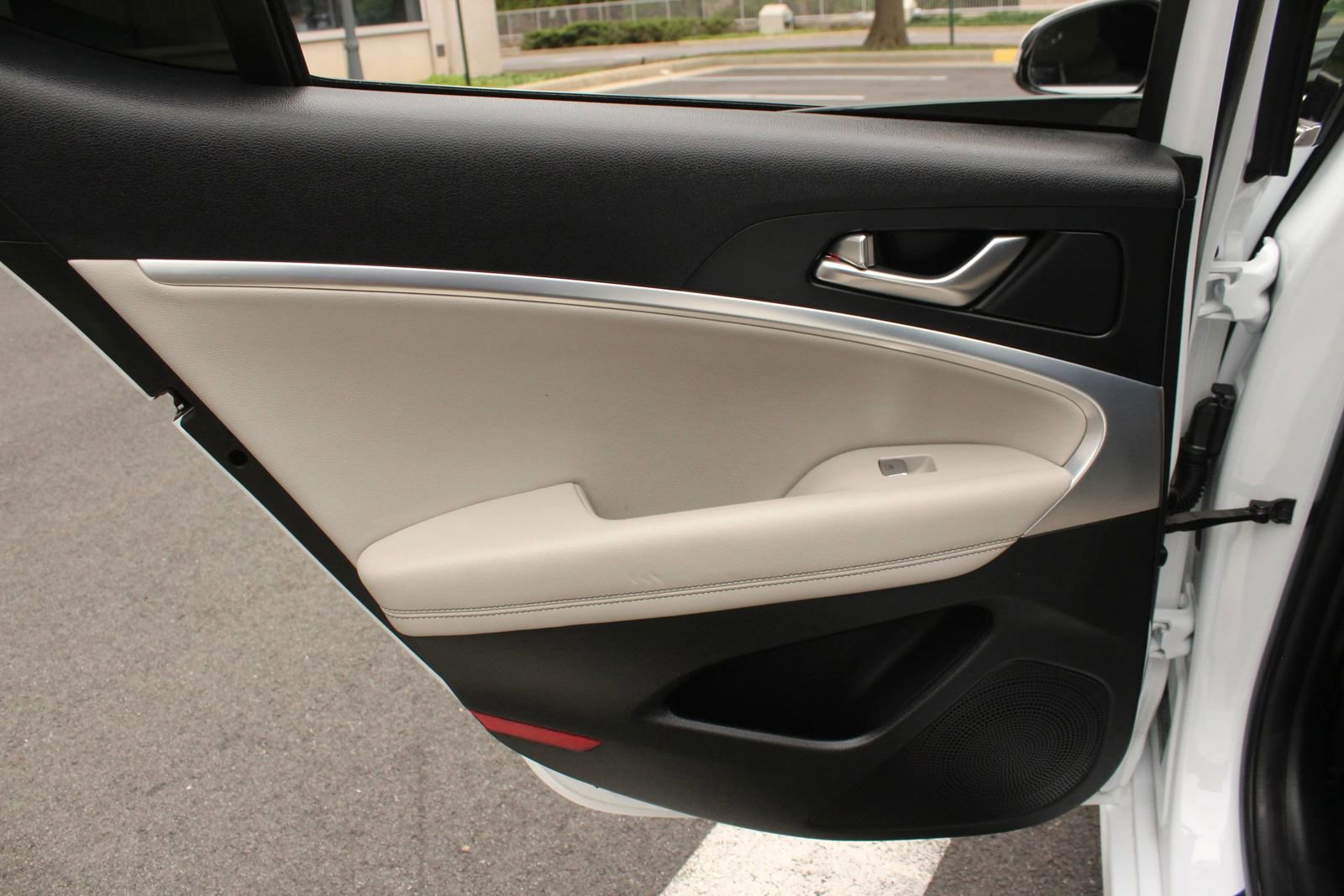 Used 2023 Genesis G70 2.0T AWD/4WD image 22