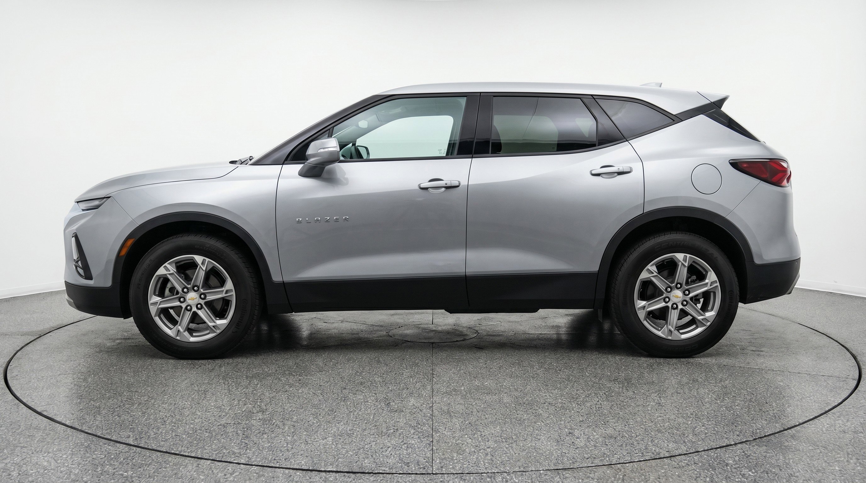 Used 2025 Chevrolet Blazer LT FWD image 5