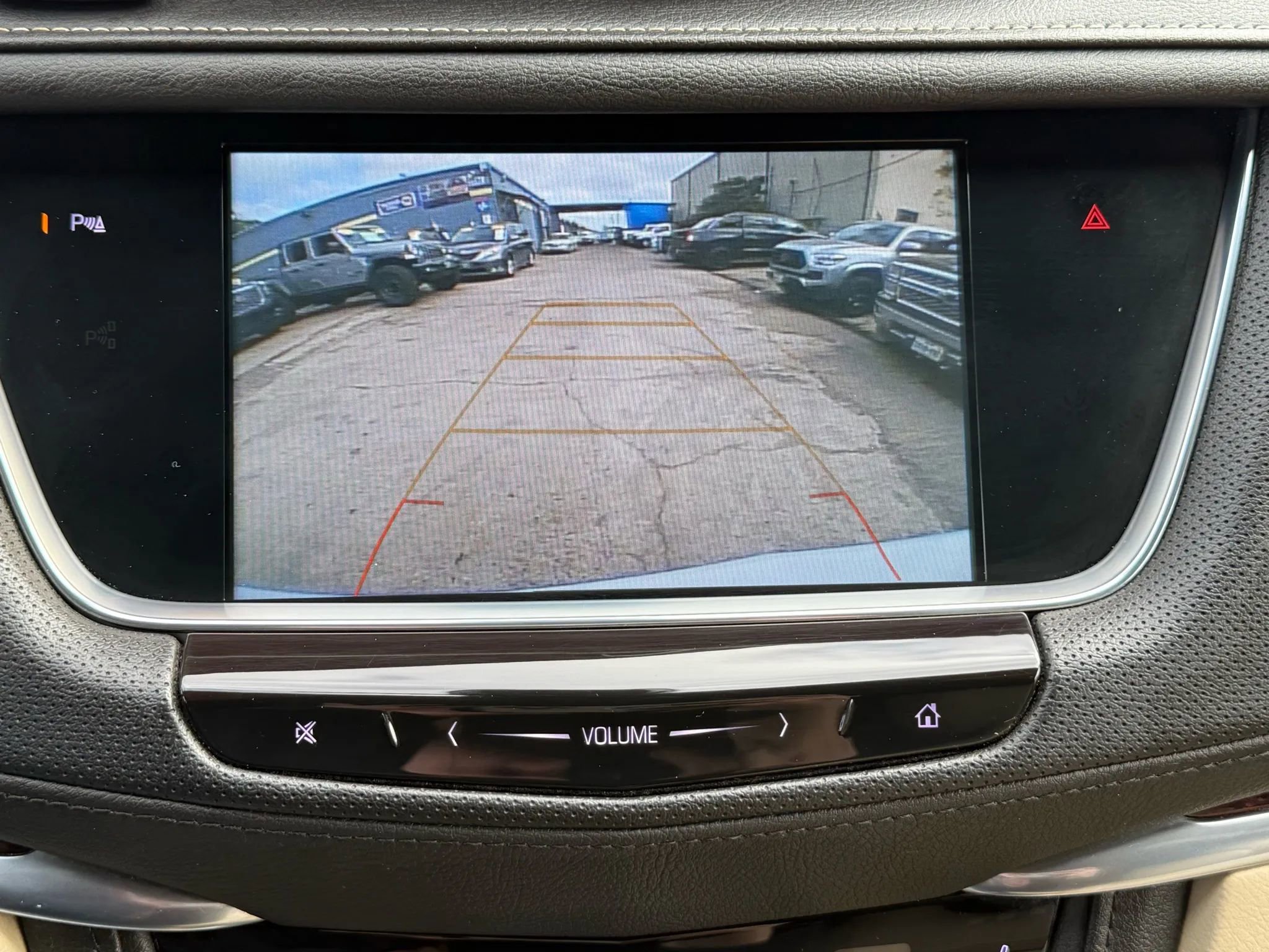 Used 2018 Cadillac XT5 Luxury w/ Driver Awareness Package image 13