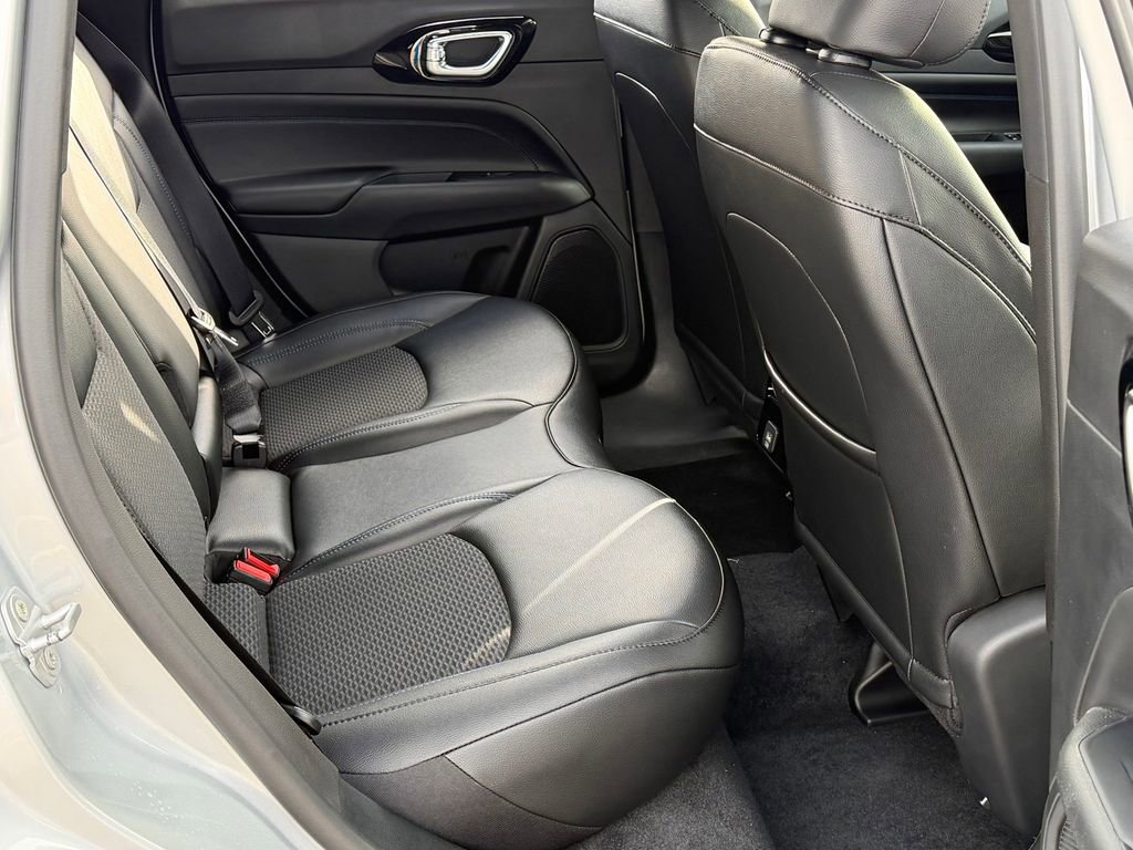 New 2026 Jeep Compass Latitude AWD/4WD image 17