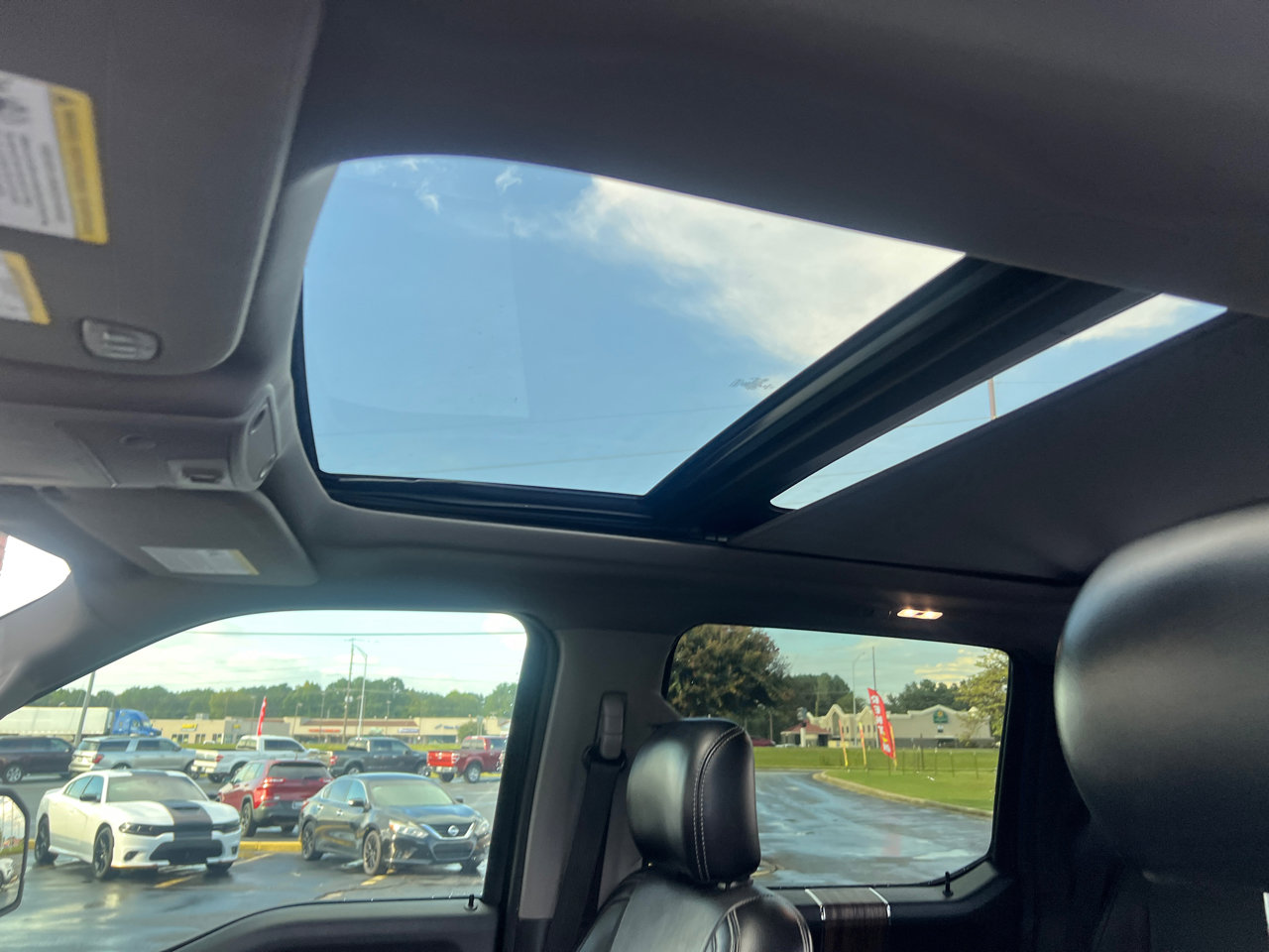 Used 2018 Ford F150 Lariat w/ Equipment Group 502A Luxury image 10