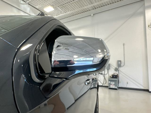 Used 2021 Chevrolet Tahoe Premier AWD/4WD image 17