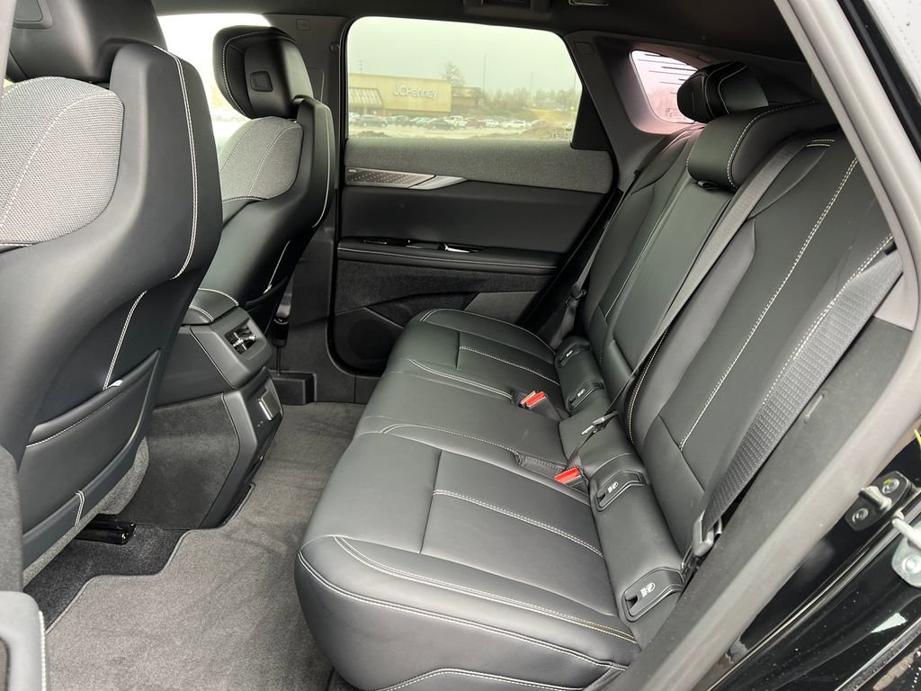 New 2026 Cadillac Optiq Luxury 1 image 4