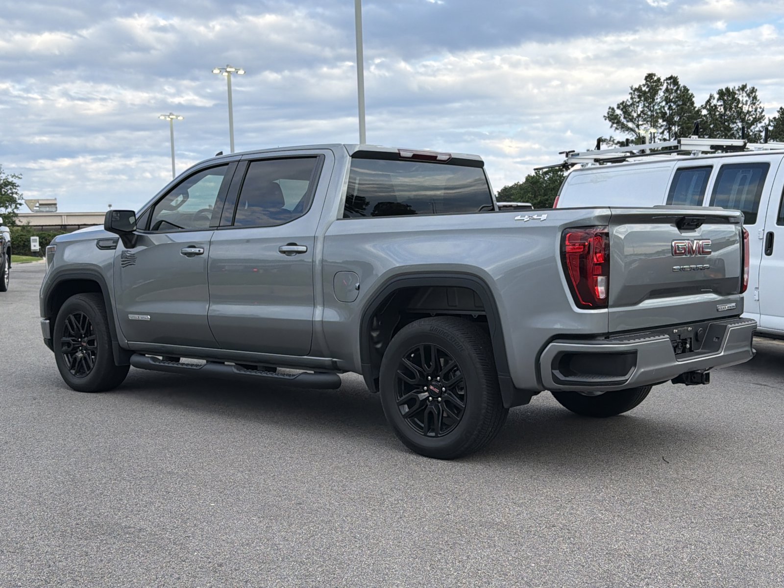 Used 2023 GMC Sierra 1500 Elevation AWD/4WD image 10