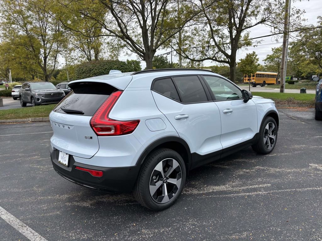New 2026 Volvo XC40 B5 Plus w/ Protection Package Premier image 7