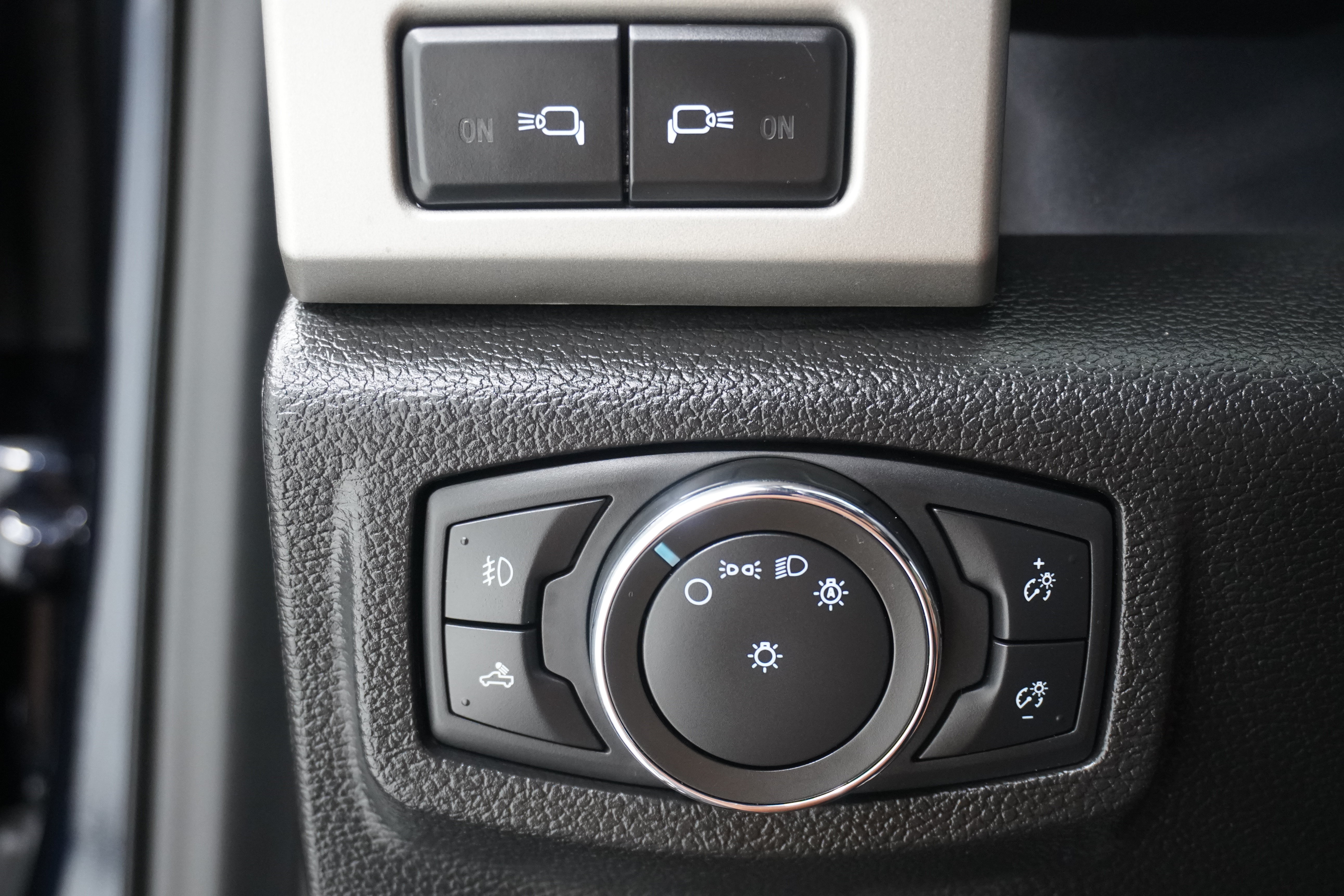 Used 2021 Ford F250 Lariat w/ Tremor Off-Road Package AWD/4WD image 28