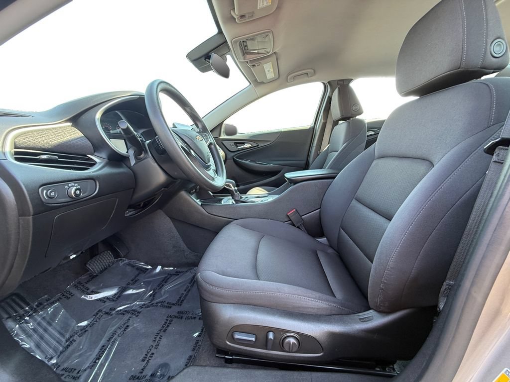 Used 2024 Chevrolet Malibu LT FWD image 9