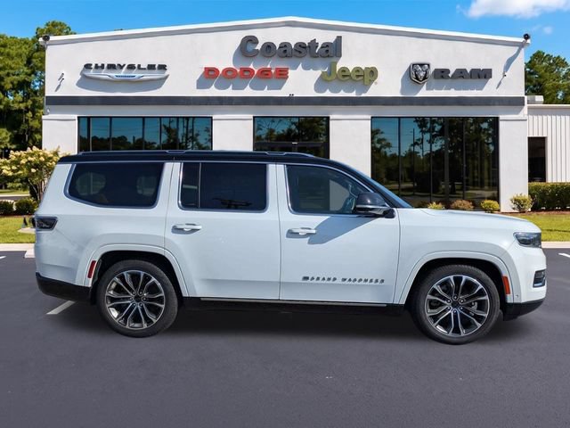 New 2025 Jeep Grand Wagoneer Series III w/ Rear Seat Video Group 1 AWD/4WD image 3