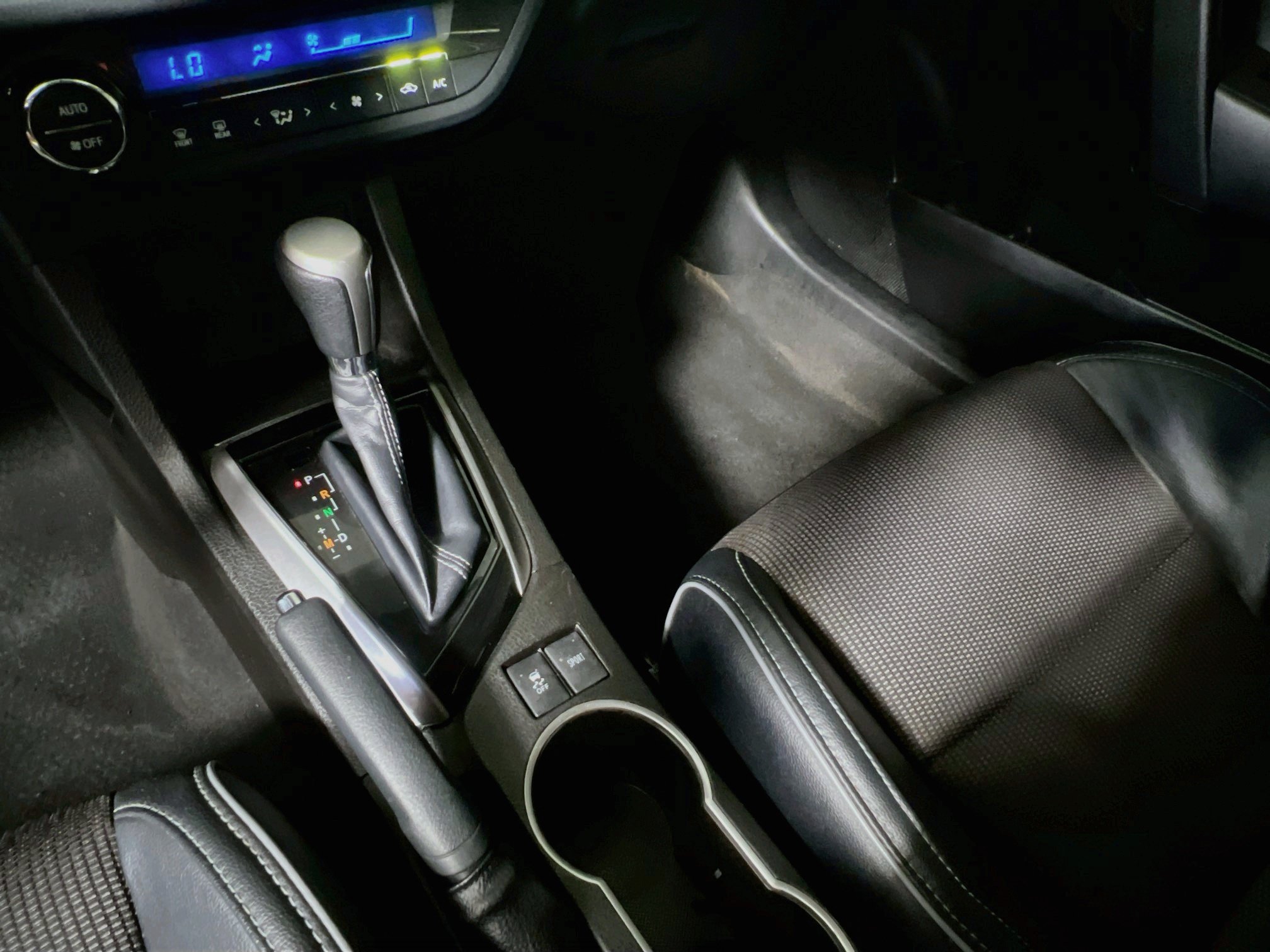 Used 2015 Toyota Corolla S FWD image 24