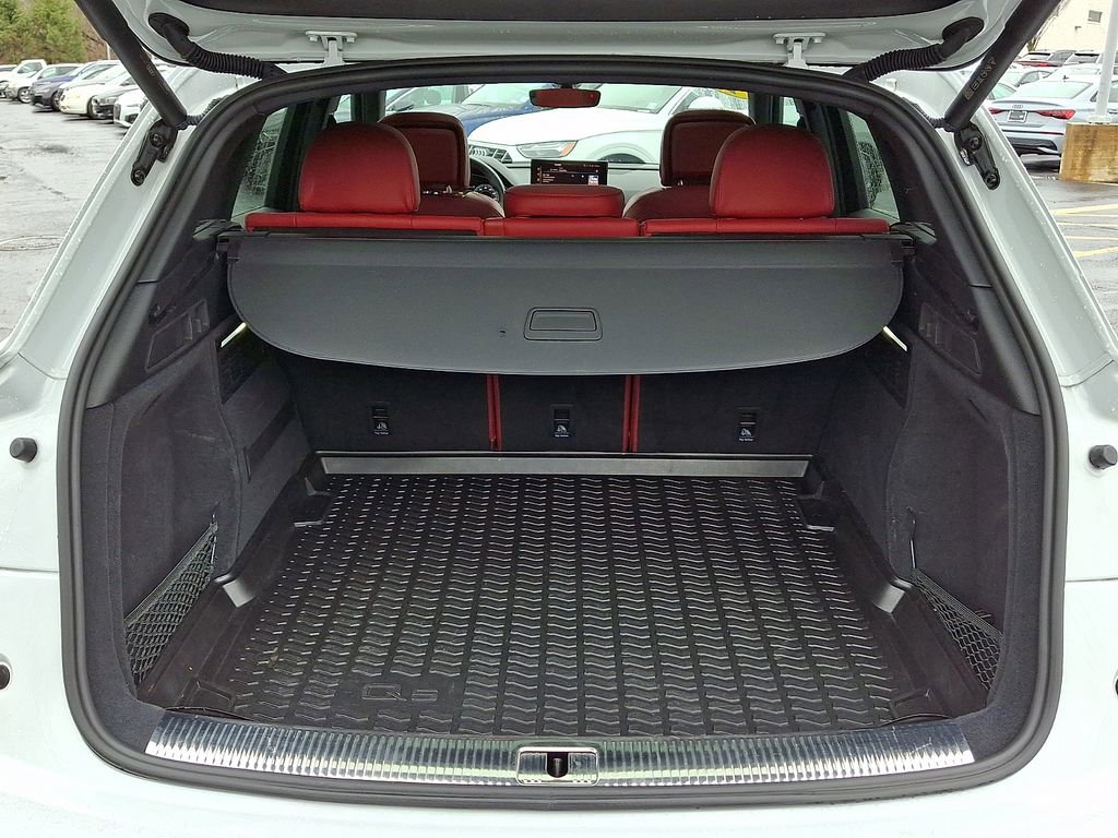 Used 2023 Audi SQ5 Premium Plus w/ Premium Plus Package image 28