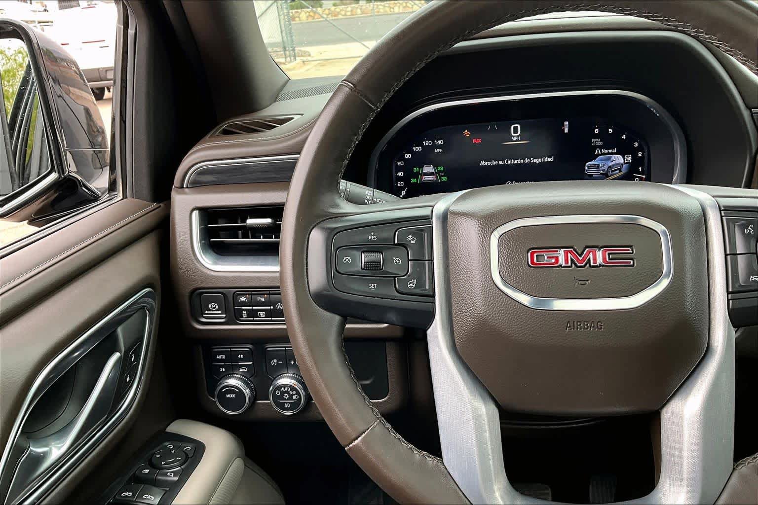 Used 2023 GMC Yukon SLT w/ SLT Luxury Package AWD/4WD image 24