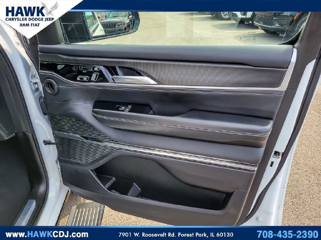 Used 2024 Jeep Grand Wagoneer L Series II w/ Quick Order Packagew 28T AWD/4WD image 36