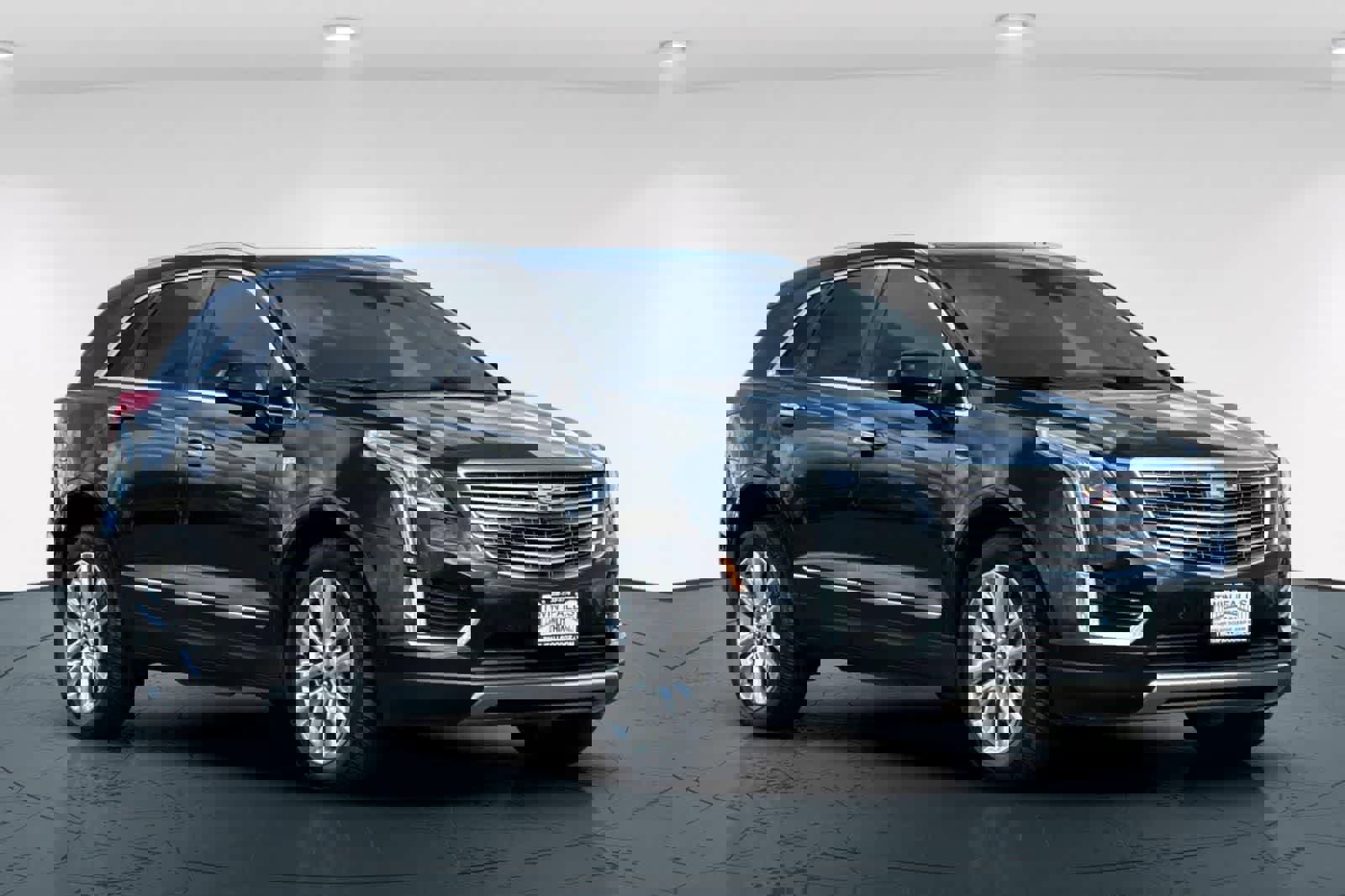 Used 2017 Cadillac XT5 Platinum AWD/4WD image 5