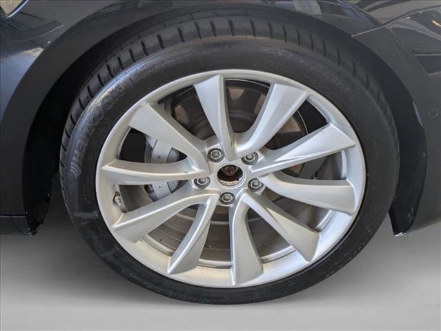 Used 2018 Tesla Model 3 Long Range image 10