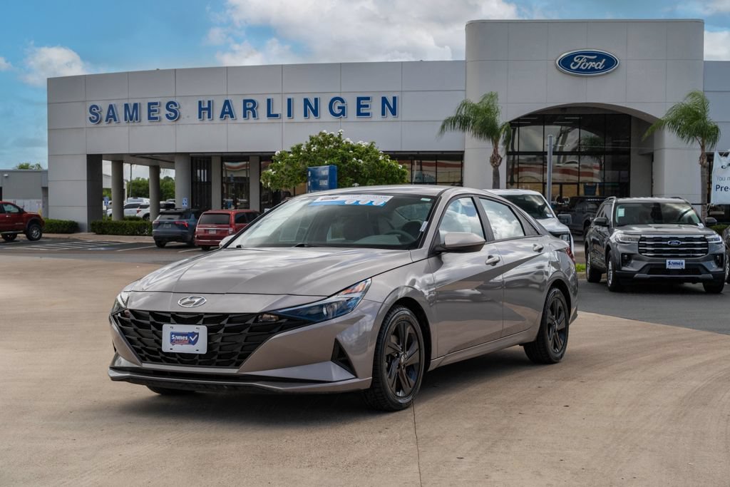 Used 2023 Hyundai Elantra SEL w/ Cargo Package FWD image 1