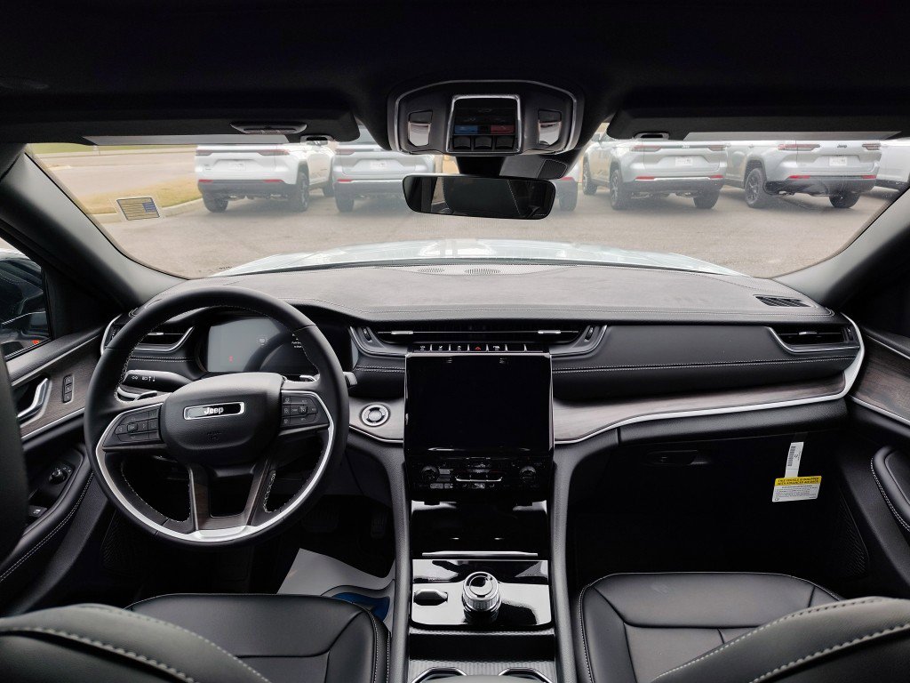 New 2025 Jeep Grand Cherokee Limited AWD/4WD image 33