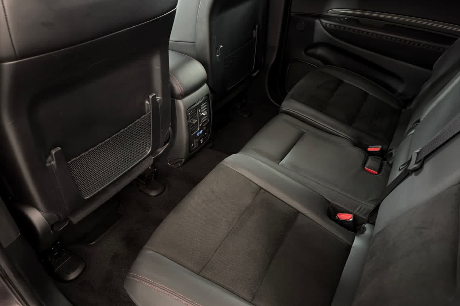 Used 2021 Dodge Durango R/T w/ Technology Group AWD/4WD image 4