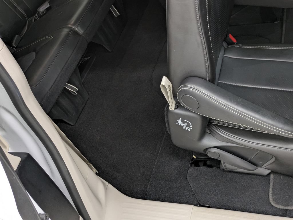Used 2024 Chrysler Pacifica Touring-L FWD image 28