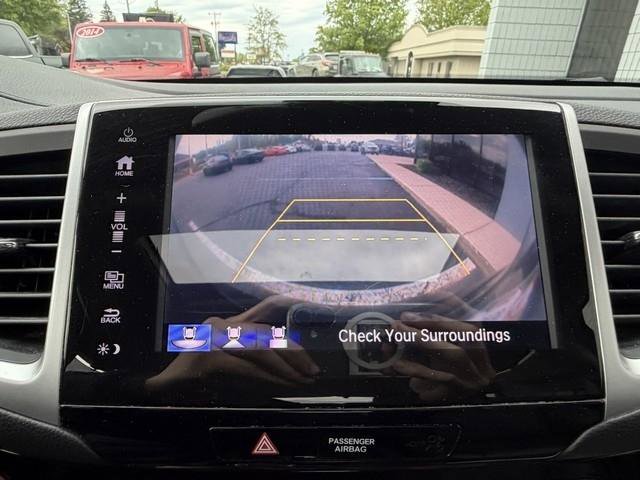 Used 2018 Honda Pilot Touring image 18