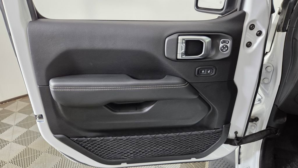 Used 2020 Jeep Wrangler Unlimited Sahara w/ LED Lighting Group image 12