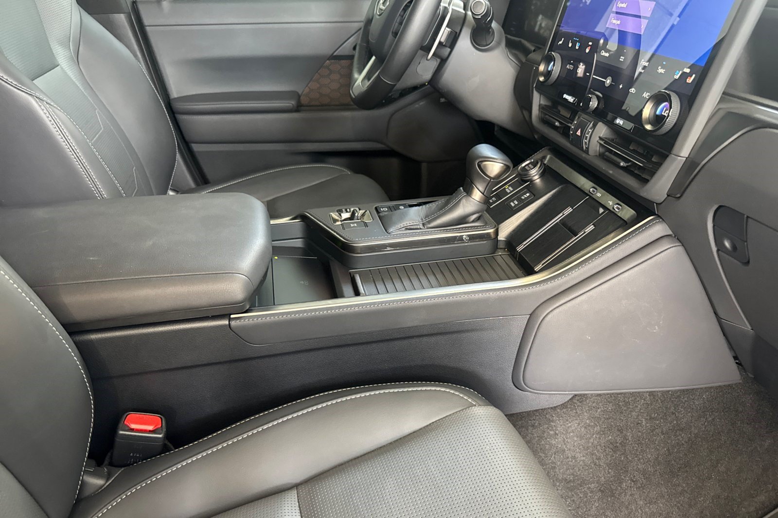 Certified 2024 Lexus GX 550 w/ Accessory Package (31) AWD/4WD image 21