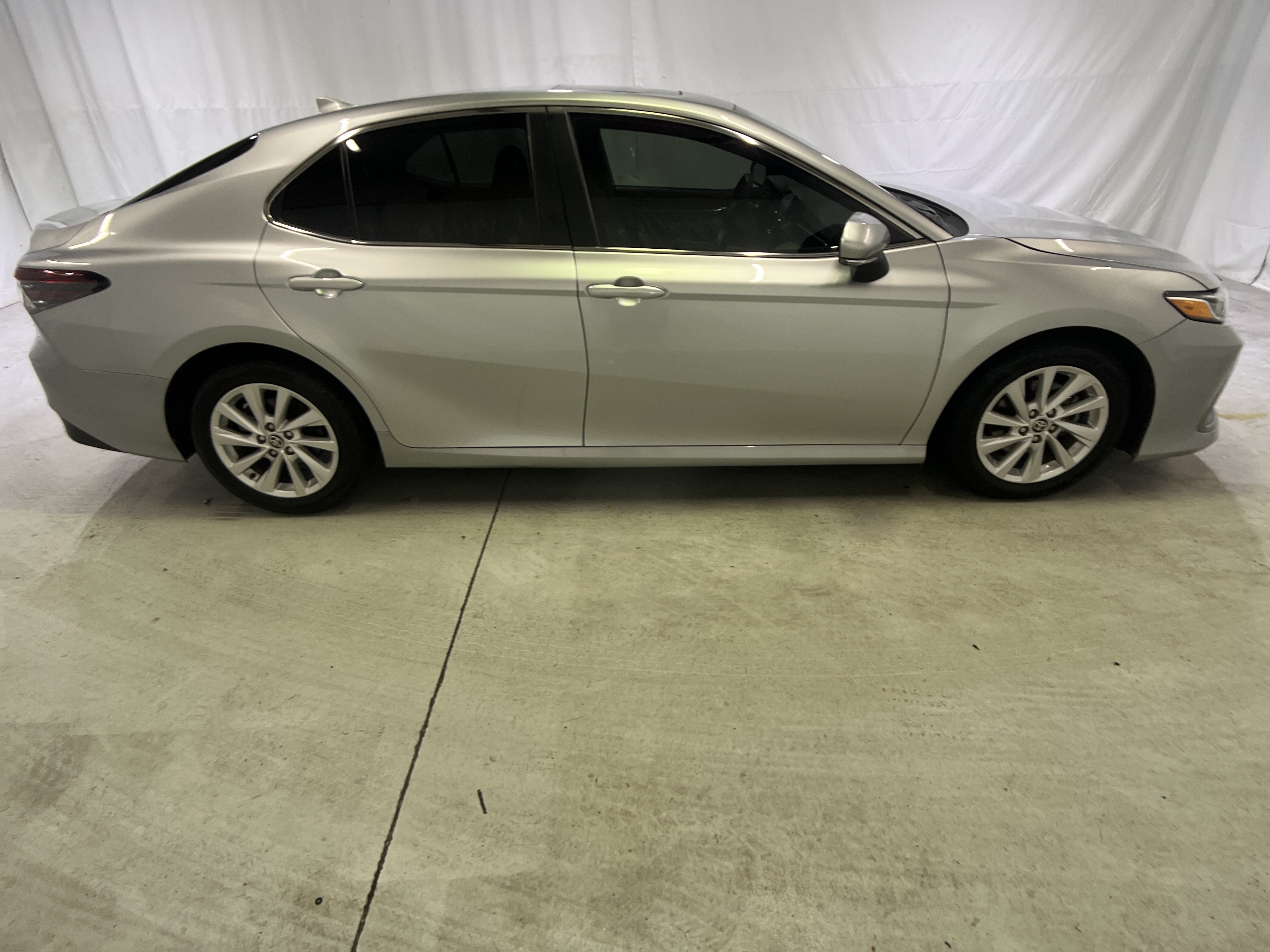 Used 2024 Toyota Camry LE w/ Convenience Package FWD image 12