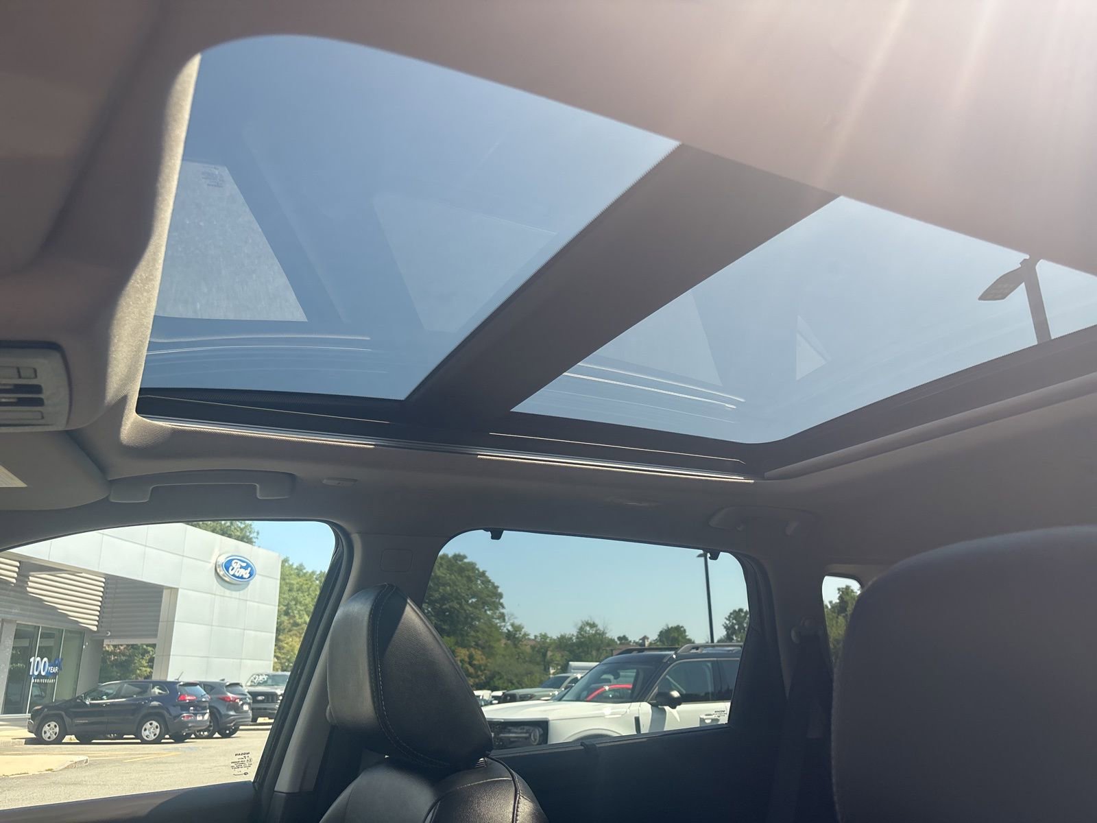 Used 2023 Nissan Rogue SL w/ SL Premium Package image 27