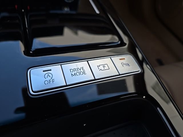 Used 2025 Genesis G80 2.5T image 33