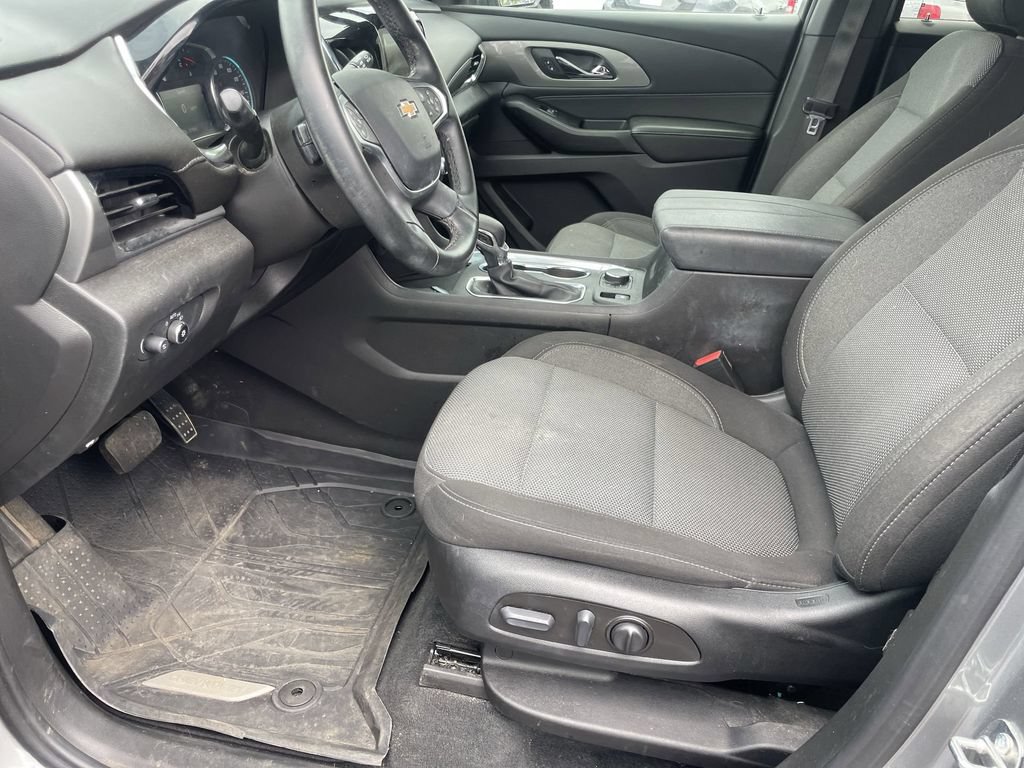 Used 2023 Chevrolet Traverse LT AWD/4WD image 9