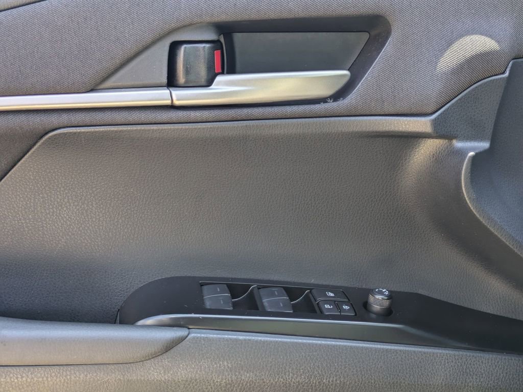 Used 2025 Toyota Camry LE image 14