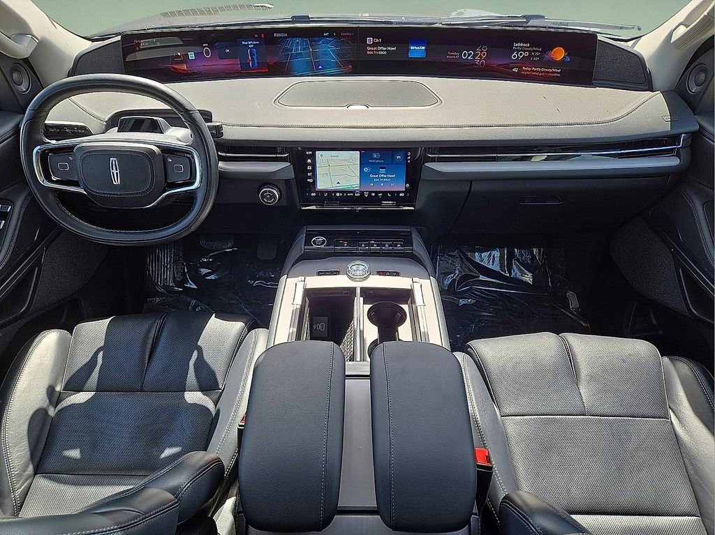Used 2025 Lincoln Navigator Reserve image 17