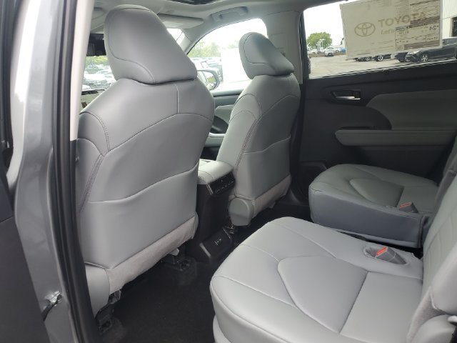 New 2026 Toyota Highlander XLE AWD/4WD image 11